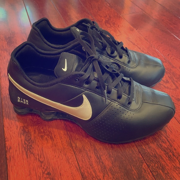 nike shox womens sneaker